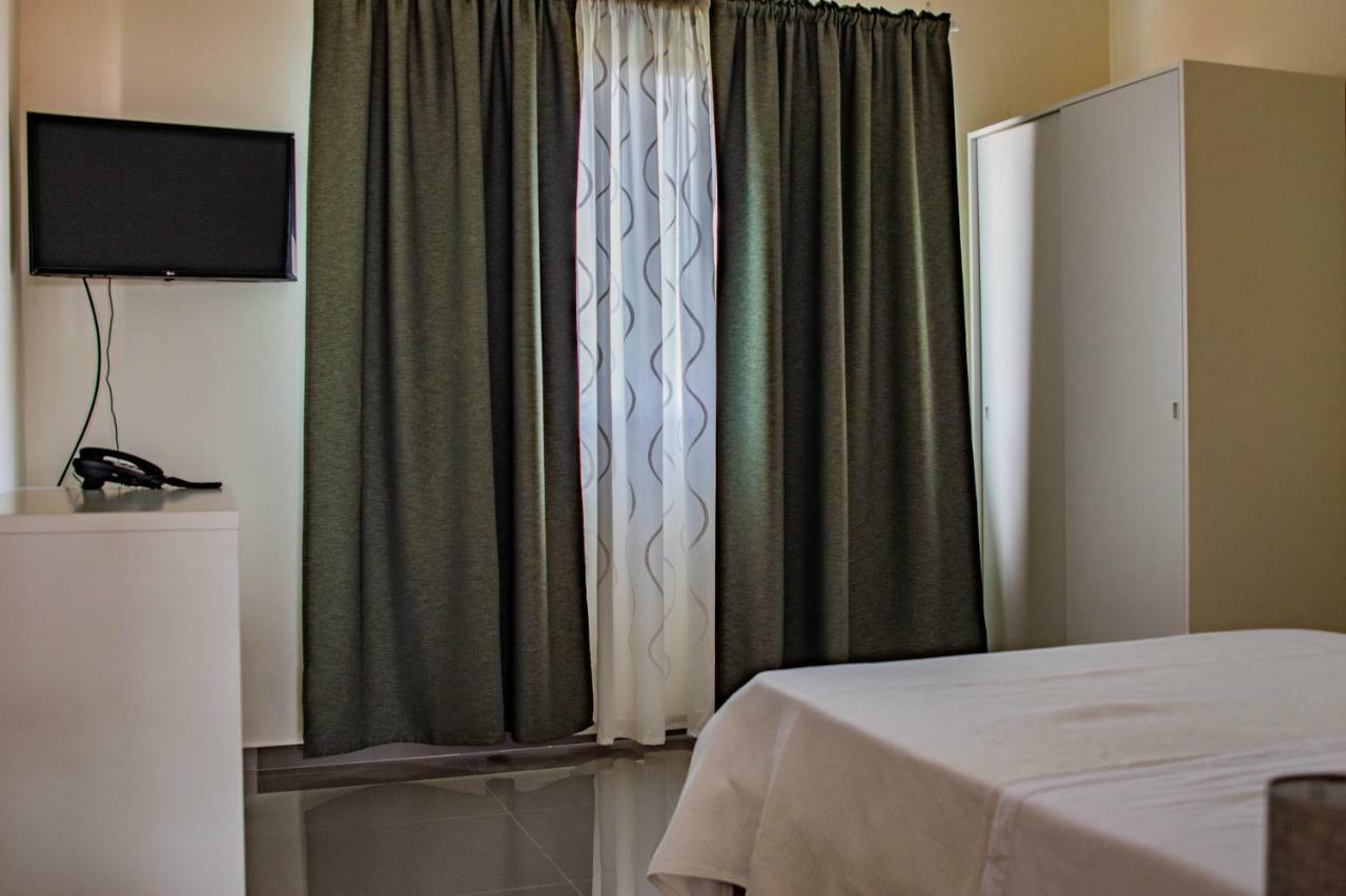 Hotel Vitoria Sao Tome Exteriör bild
